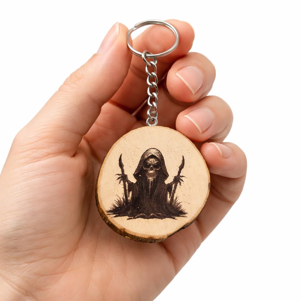 Promotech Sensenmann Grim Reaper Handgefertigter Lasergravierter Einzelstück Schlüsselanhänger aus Holz – Düsteres Design für Fans von Horror & Gothic