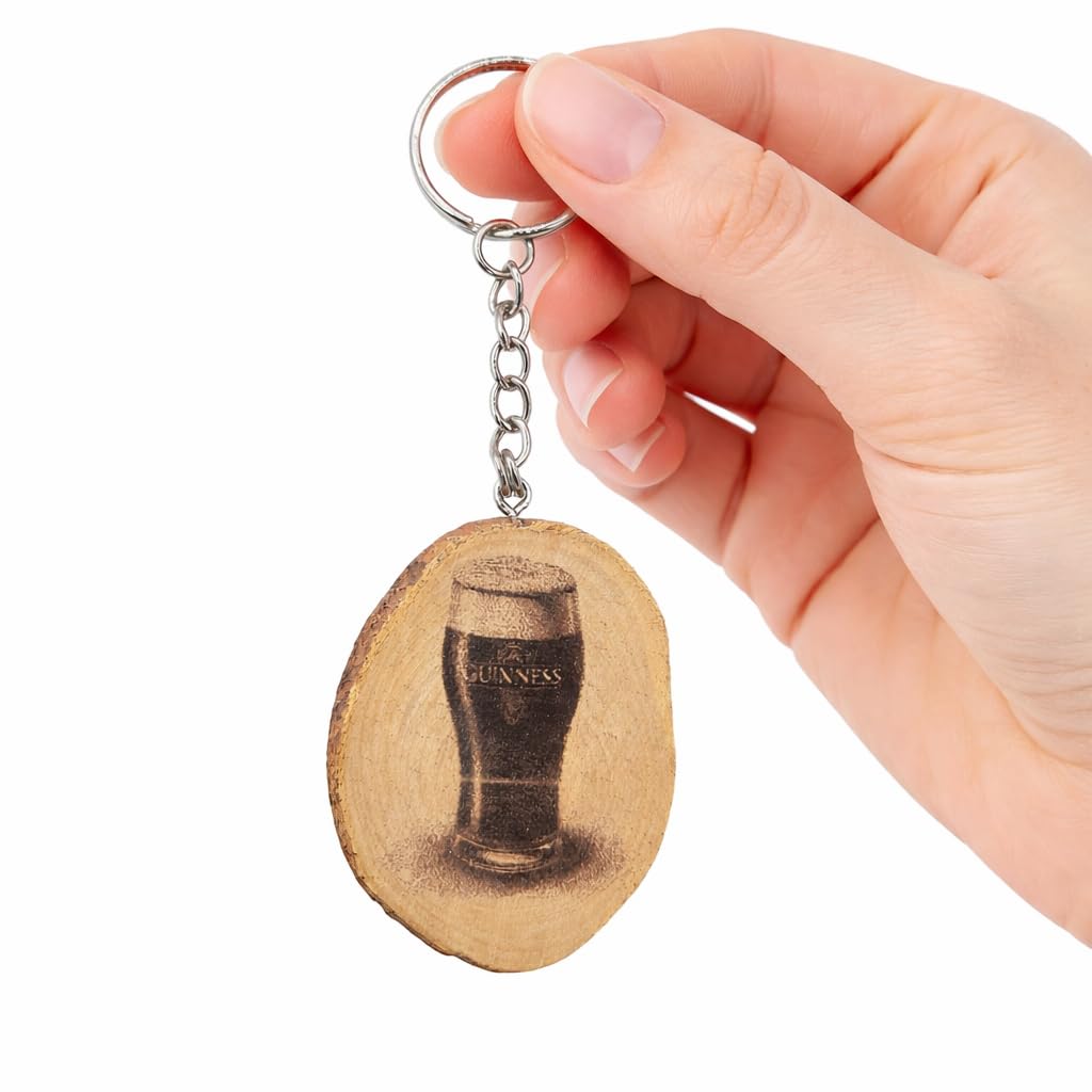 Promotech Irish Stout Bier Handgefertigter Lasergravierter Einzelstück Schlüsselanhänger aus Holz – Biermotiv, Naturholz, Geschenkidee für Bierliebhaber und Irland-Fans