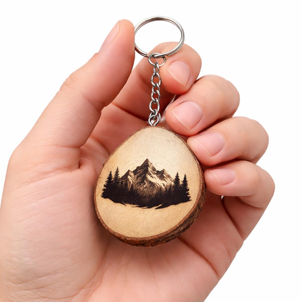 Berglandschaft mit Baum Lasergravierter Holz Schlüsselanhänger