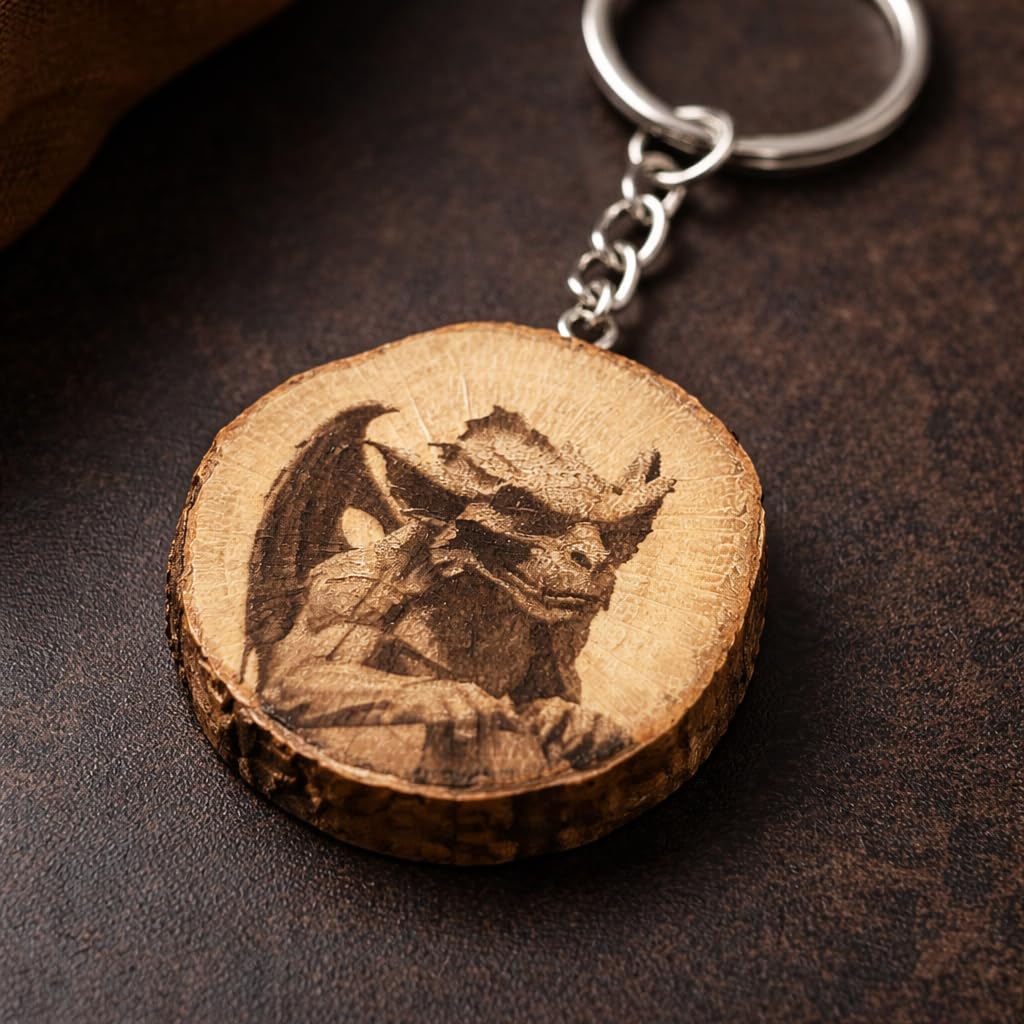 Gargoyle Lasergravierter Holz Schlüsselanhänger