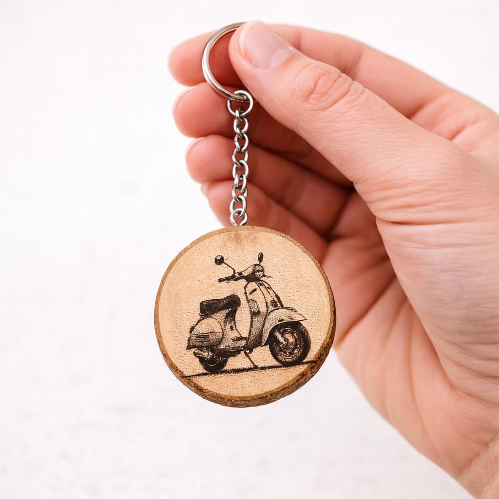 Retro Scooter Lasergravierter Holz Schlüsselanhänger