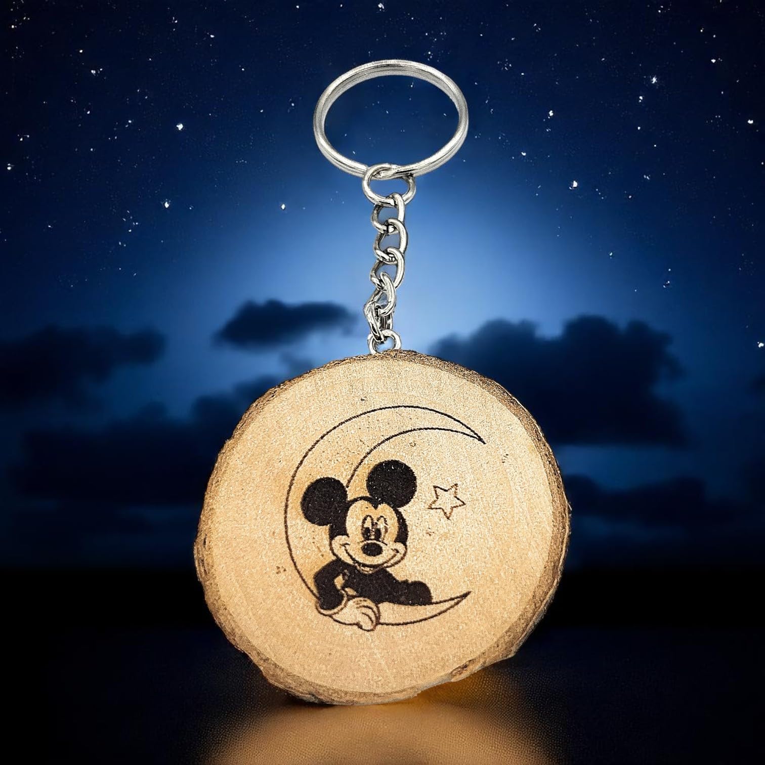 „Maus auf dem Mond“ Lasergravierter Holz Schlüsselanhänger