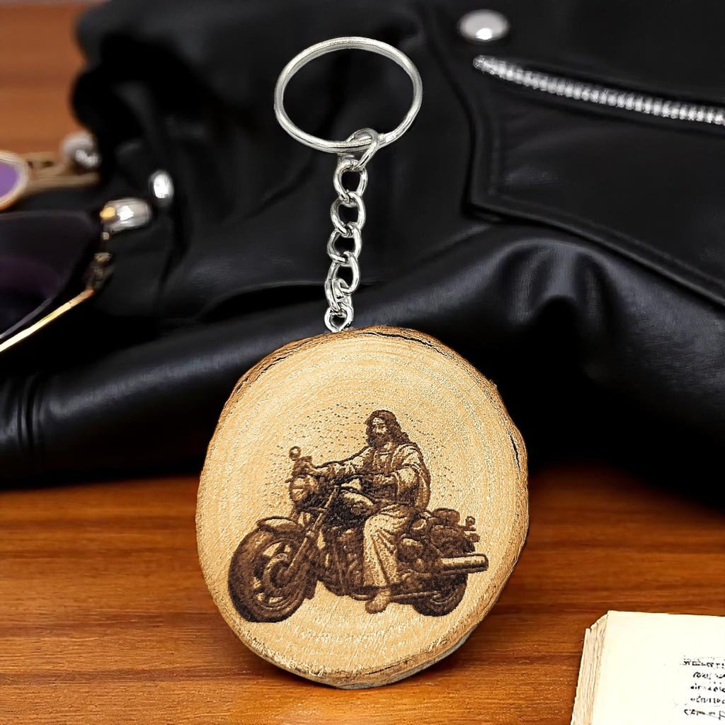 Jesus auf Motorrad mit Lasergravur Lasergravierter Holz Schlüsselanhänger