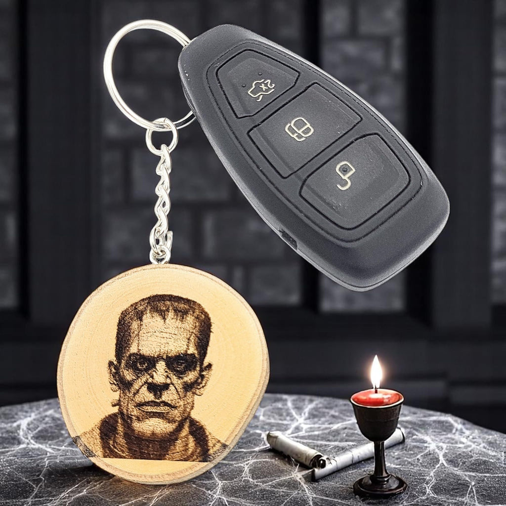 Frankenstein's Monster Lasergravierter Holz Schlüsselanhänger