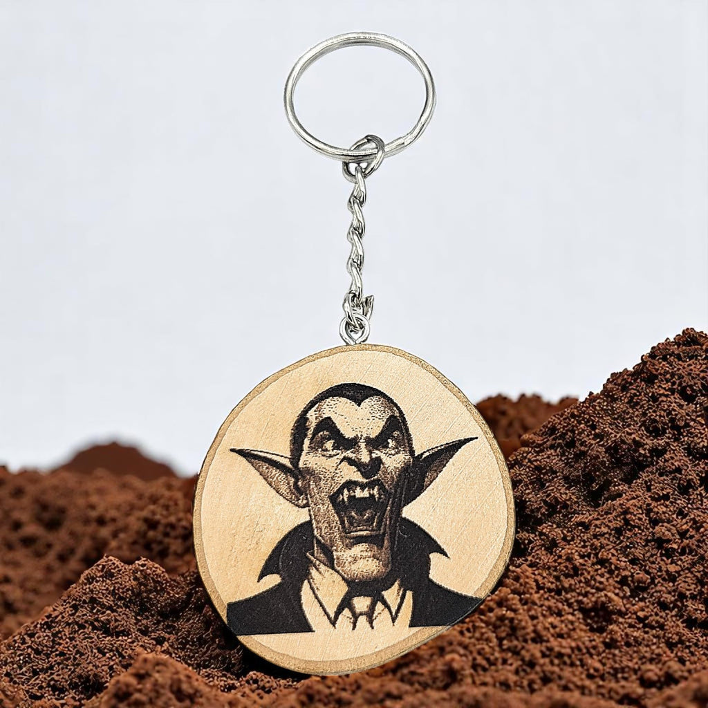 Dracula Nosferatu Vampir Lasergravierter Holz Schlüsselanhänger