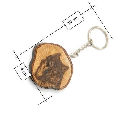 Der Wolf Handgefertigter und naturbelassener Einzelstück Lasergravierter Schlüsselanhänger aus Holz