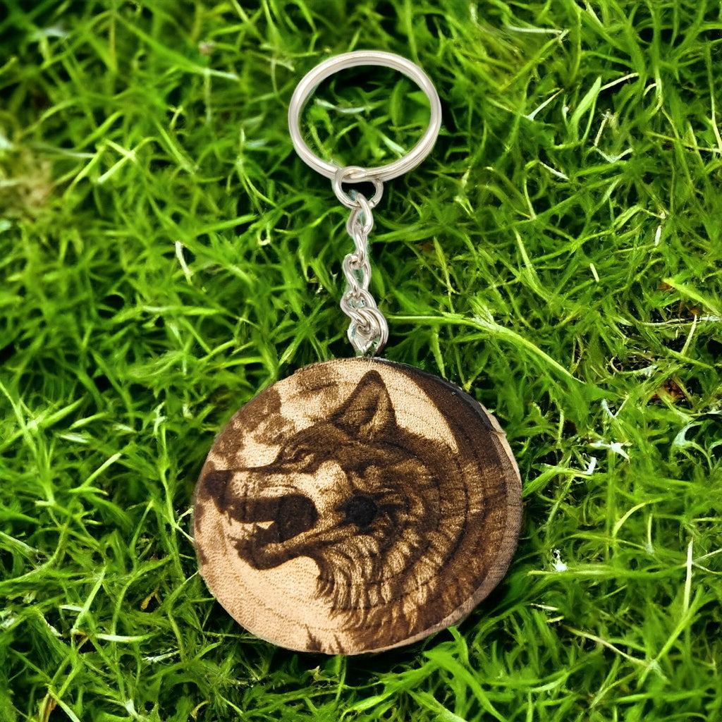 Wolf - Herrscher der Nacht Handgefertigter und naturbelassener Einzelstück Schlüsselanhänger aus Holz