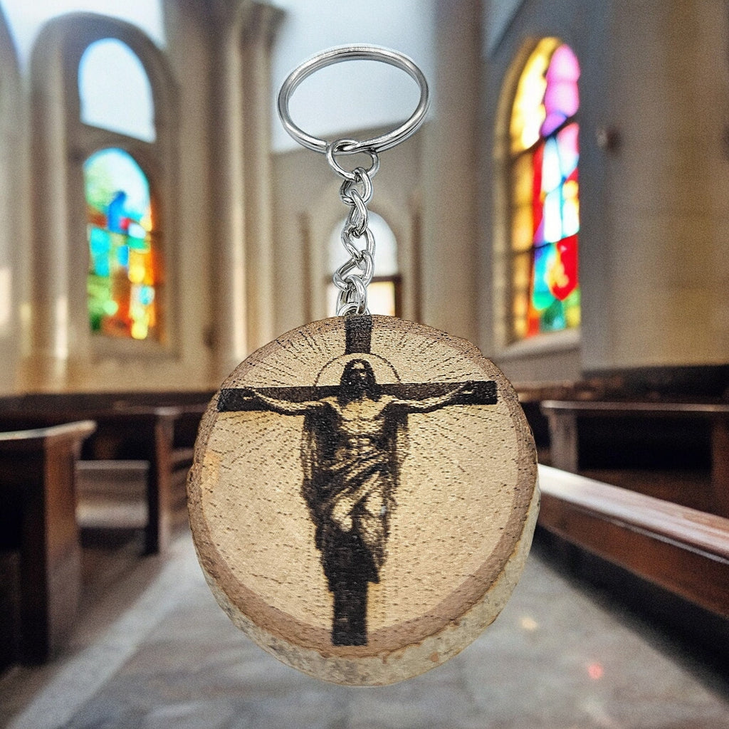 Die Kreuzigung Jesu Handgefertigter und naturbelassener Einzelstück Schlüsselanhänger aus Holz