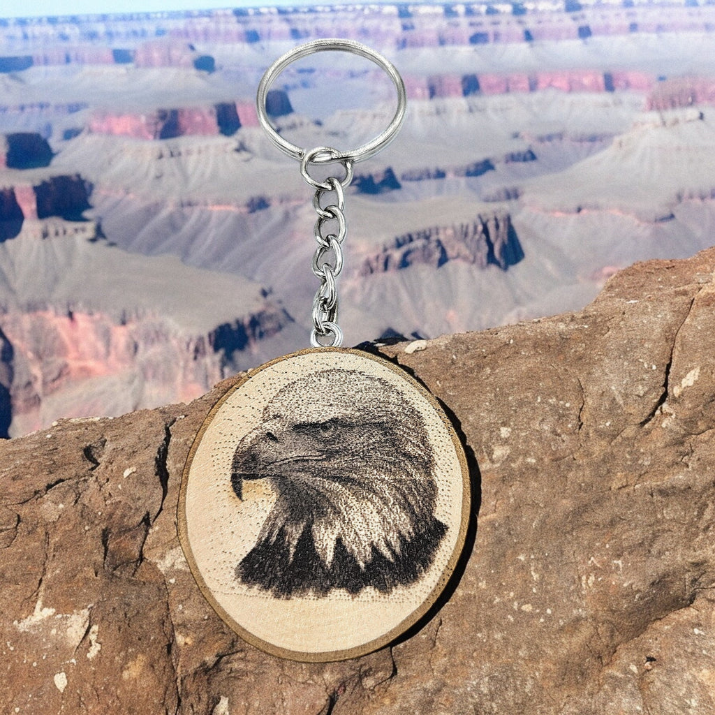 Der Weißkopfseeadler - Handgefertigter und naturbelassener Einzelstück Lasergravierter Schlüsselanhänger aus Holz