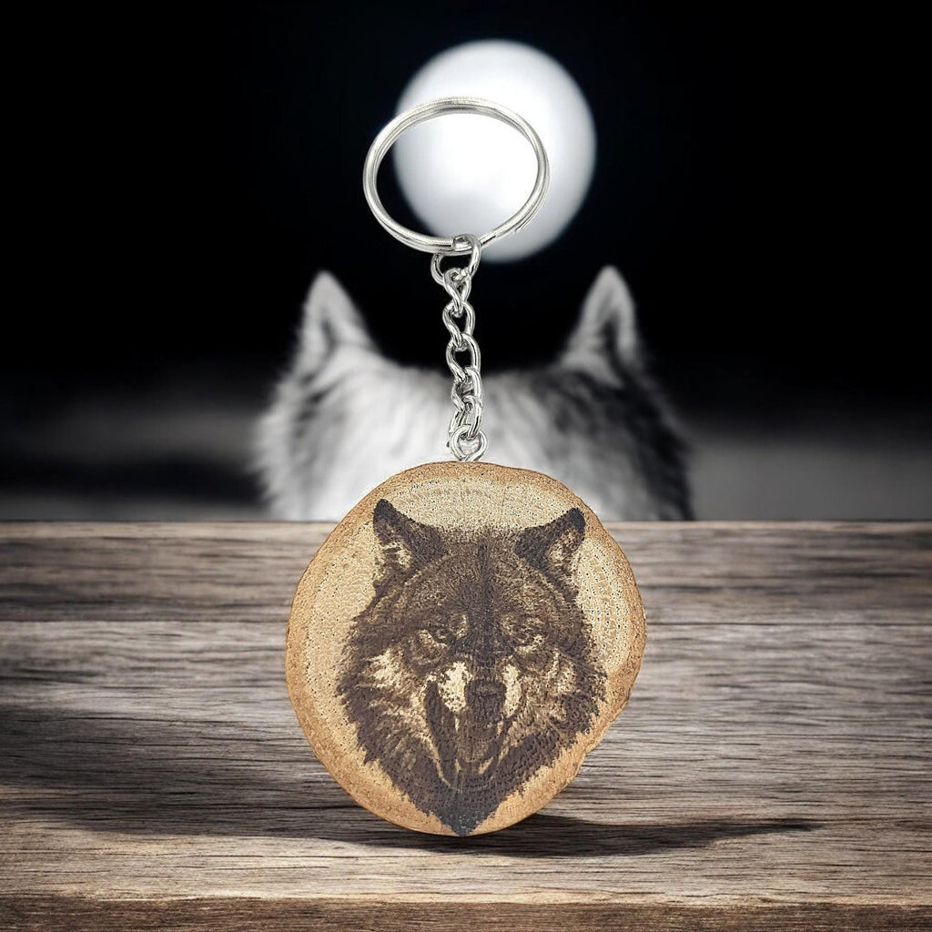 Der Timberwolf - Handgefertigter und naturbelassener Einzelstück Lasergravierter Schlüsselanhänger aus Holz