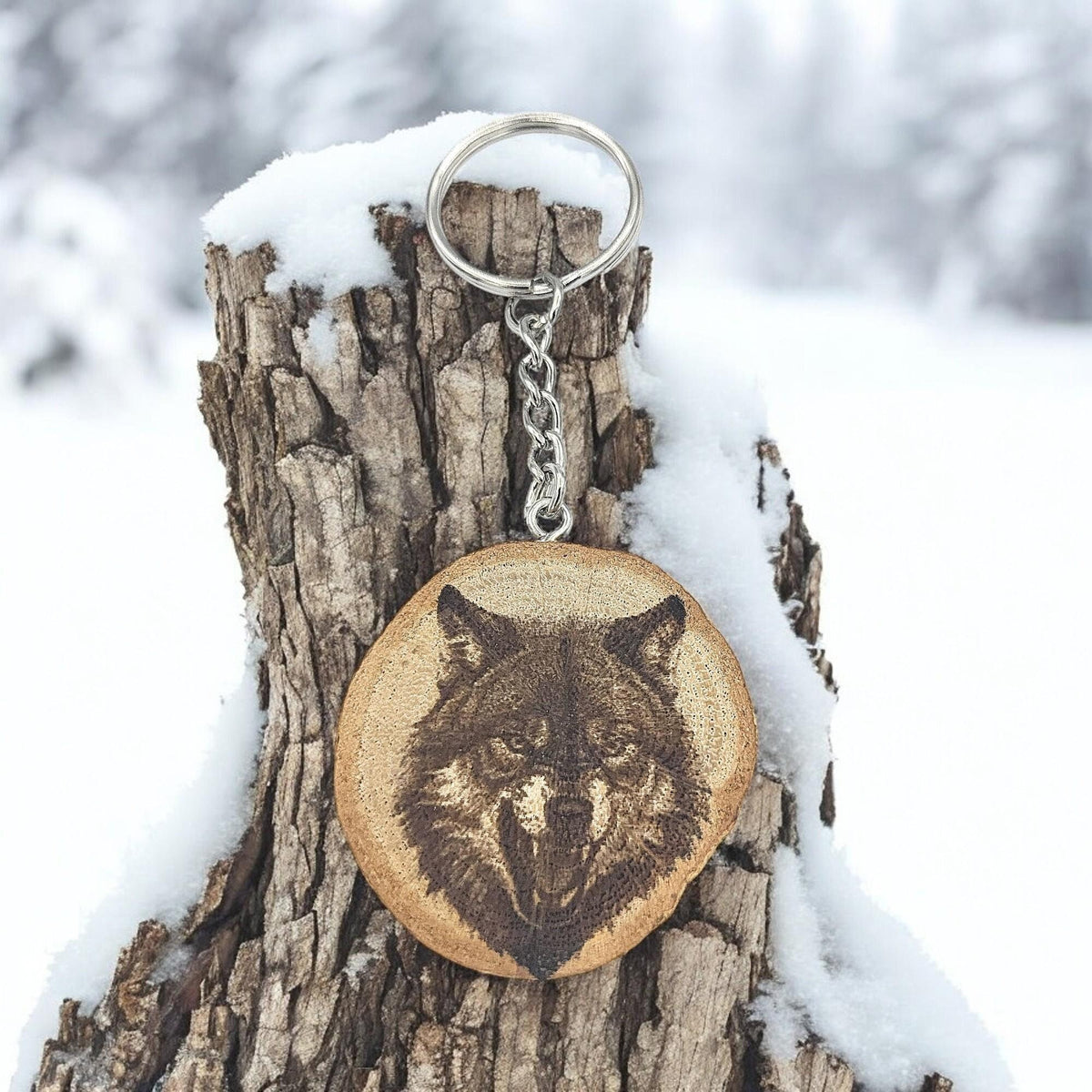 Der Timberwolf - Handgefertigter und naturbelassener Einzelstück Lasergravierter Schlüsselanhänger aus Holz